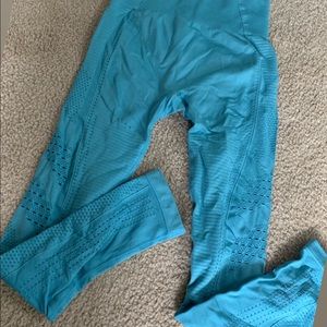 Leggings w/laser cut details